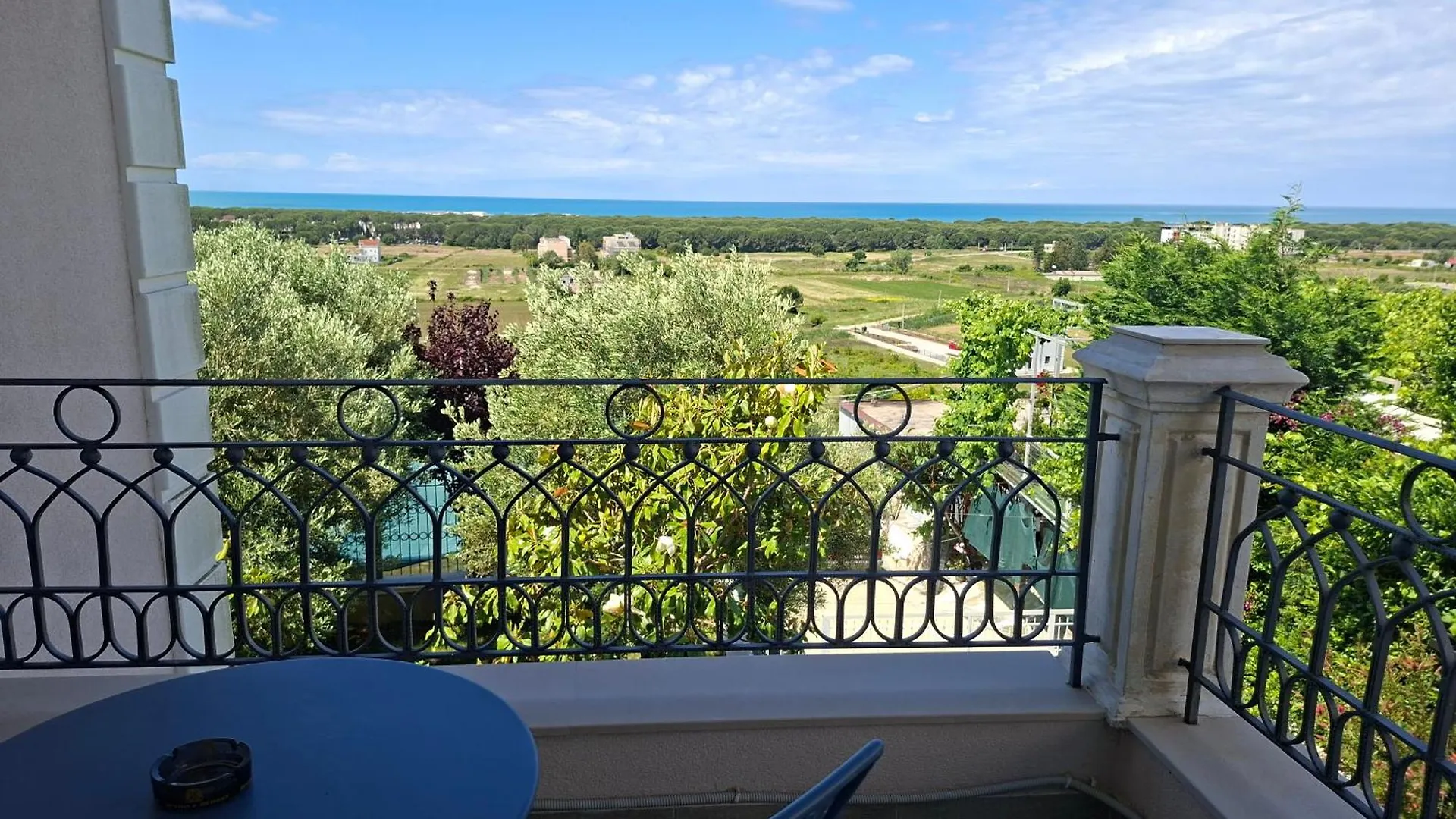 Villa Luiss Panorama Durres Holiday home